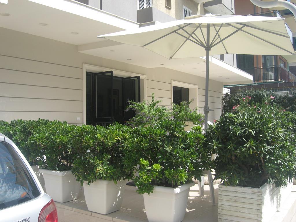 Hotel Cosmopolita Rimini Exterior photo